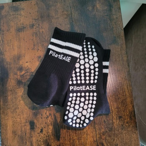 Step n Pump Essentials Black PilatEASE Non Slip Gripper Socks