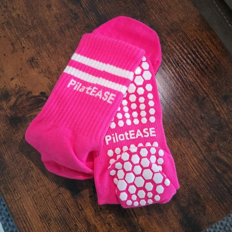 Step n Pump Essentials Pink PilatEASE Non Slip Gripper Socks